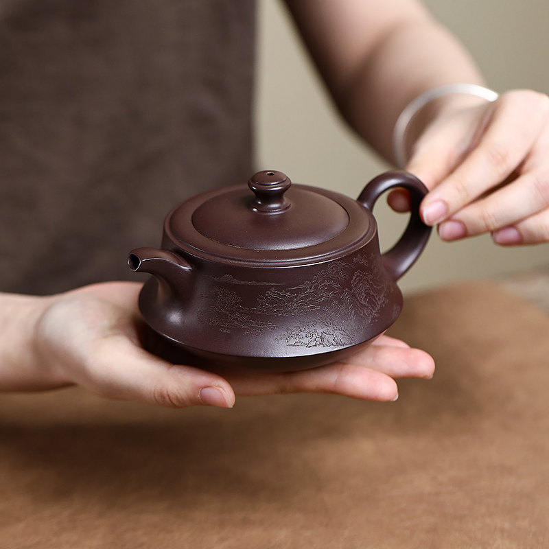 Yixing Zisha Teapot: A Master-crafted "Zhuchu" (Plinth) Teapot Made from Premium Purple-eggplant Clay for Brewing Tea 260ml