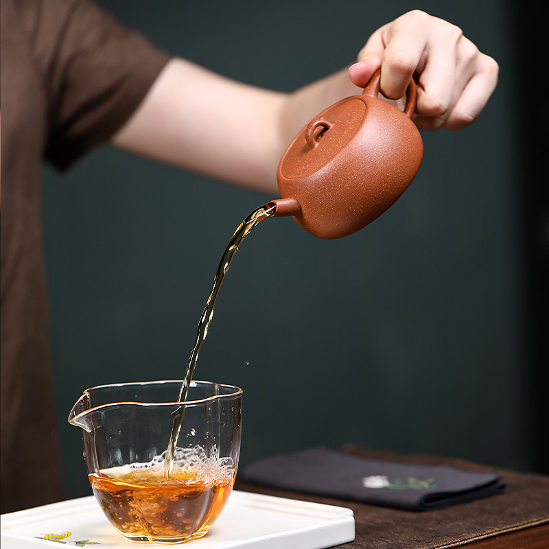 Yixing Purple Clay Teapot Handpicked Native Purple Chestnut Clay Fully Handcrafted by Xu Xueqiang Well Curb Teapot, 160ml