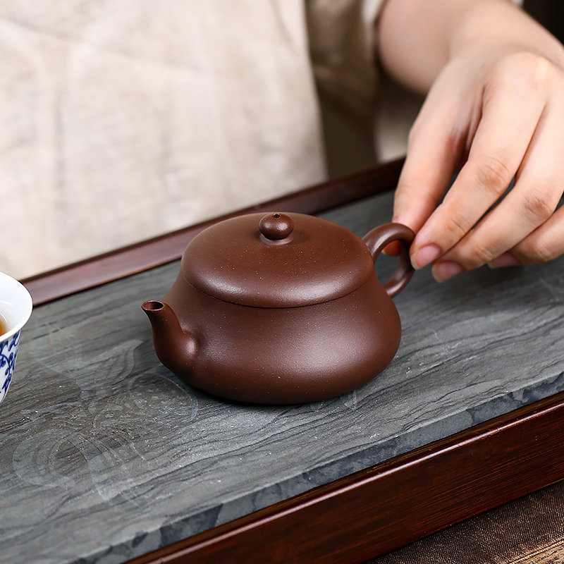 Yixing Zisha Teapot "Xiaoman" - Fully Handcrafted by Master Artist Using Original Purple Clay, Kungfu Tea Set for Brewing 120ml