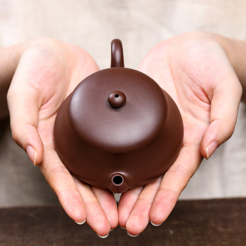 Yixing Zisha Teapot "Xiaoman" - Fully Handcrafted by Master Artist Using Original Purple Clay, Kungfu Tea Set for Brewing 120ml