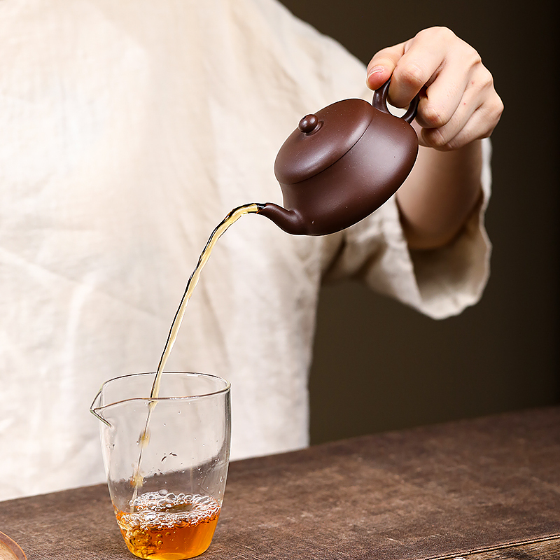 Yixing Zisha Teapot "Xiaoman" - Fully Handcrafted by Master Artist Using Original Purple Clay, Kungfu Tea Set for Brewing 120ml