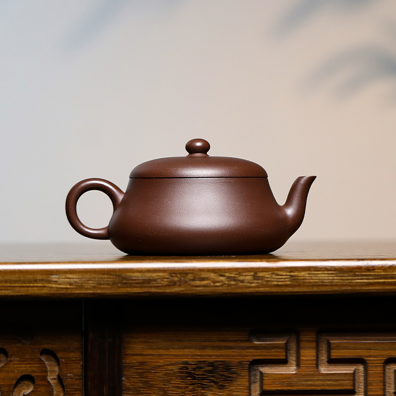 Yixing Zisha Teapot "Xiaoman" - Fully Handcrafted by Master Artist Using Original Purple Clay, Kungfu Tea Set for Brewing 120ml
