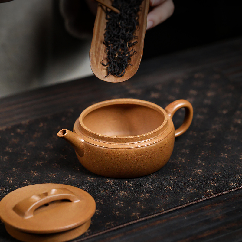 Yixing Zisha Teapot: Fully Handcrafted 'Hanwa' Teapot, Made from Premium Original Golden Duanni Clay, Compact 150ml Capacity for Brewing Tea