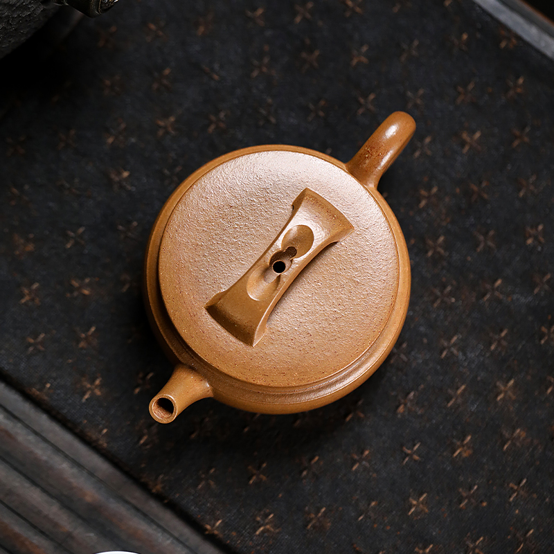 Yixing Zisha Teapot: Fully Handcrafted 'Hanwa' Teapot, Made from Premium Original Golden Duanni Clay, Compact 150ml Capacity for Brewing Tea