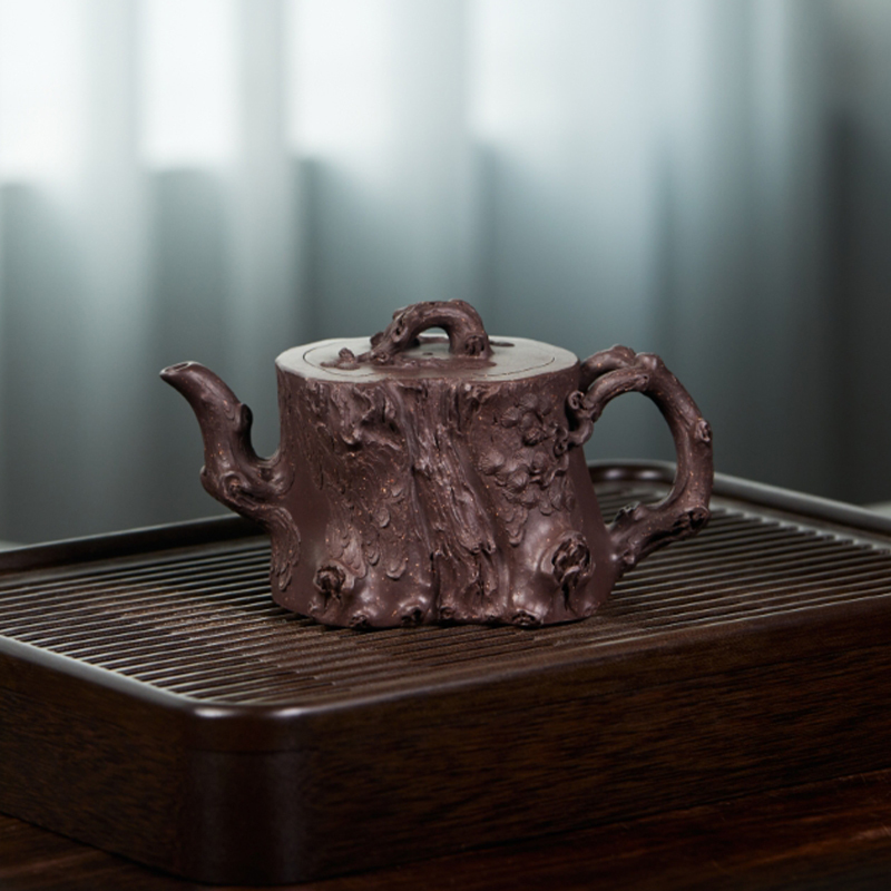 Yixing Zisha 范志平松樁壺  Fan Zhiping Pine Stump Teapot, Zisha Teapot, made from Original Ore Zini (Purple Clay), fully handcrafted by a master artisan, for household tea use, 450ml.