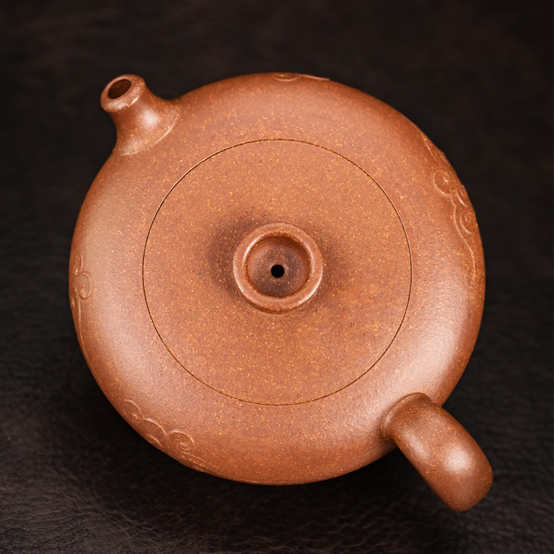 Yixing Zisha "Zizai" Teapot by Qian Xiaojun — a 170ml handmade tea vessel for home use, crafted from raw Longshan mineral sand by a master artisan.