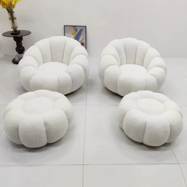 Fauteuil citrouille de luxe nordique : structure en pin, rembourrage moelleux et piètement élégant. Fauteuil moderne et épuré. Fabricant chinois.