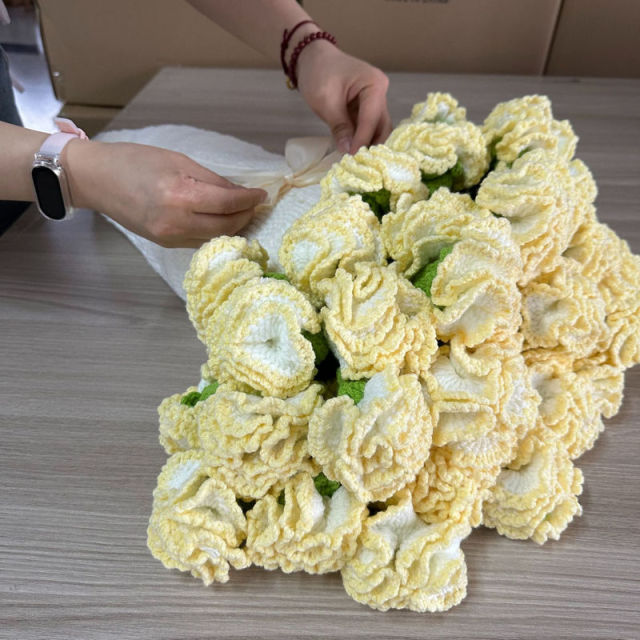 Couverture tricotée à motifs floraux faite main certifiée Classe A - Couverture tricotée à motifs floraux faite main (OEM) | Acrylique, coton au lait, sans danger pour les bébés | Fabricant certifié TÜV