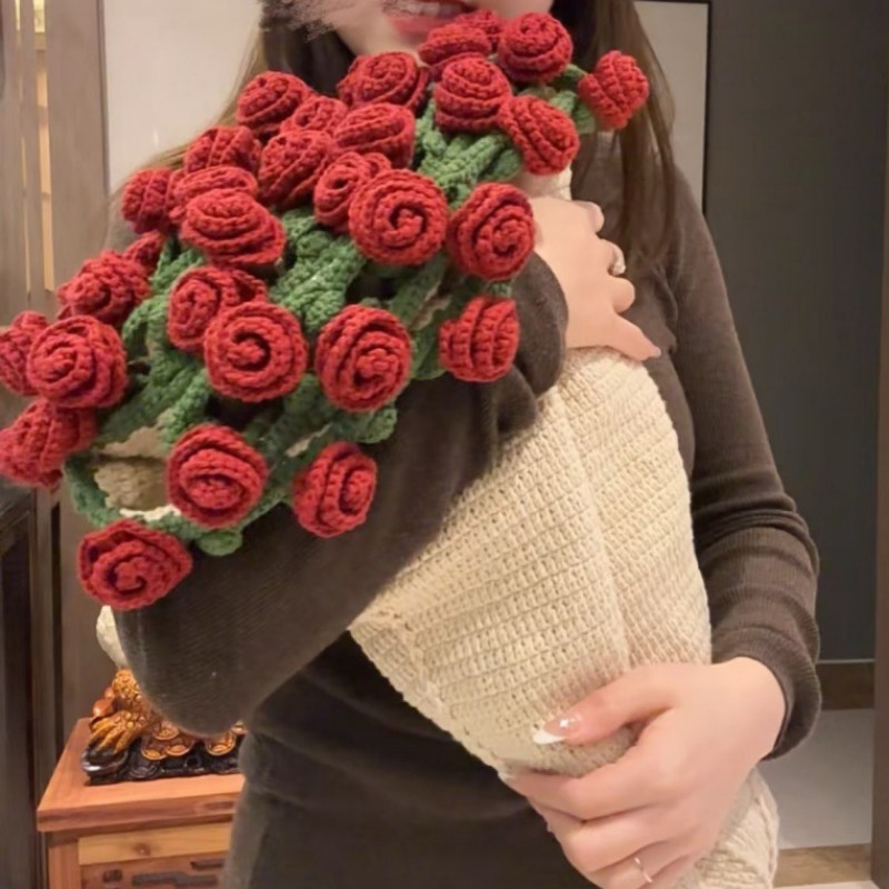 Romance artisanale, tendresse tissée — Collection de produits finis tricotés à la main