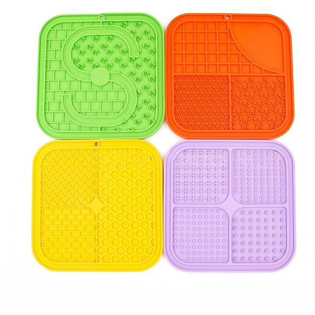 Wholesale Square Silicone Lick Mat for Dogs & Cats, Multi-Textured Slow Feeder Pad with Strong Suction Cups