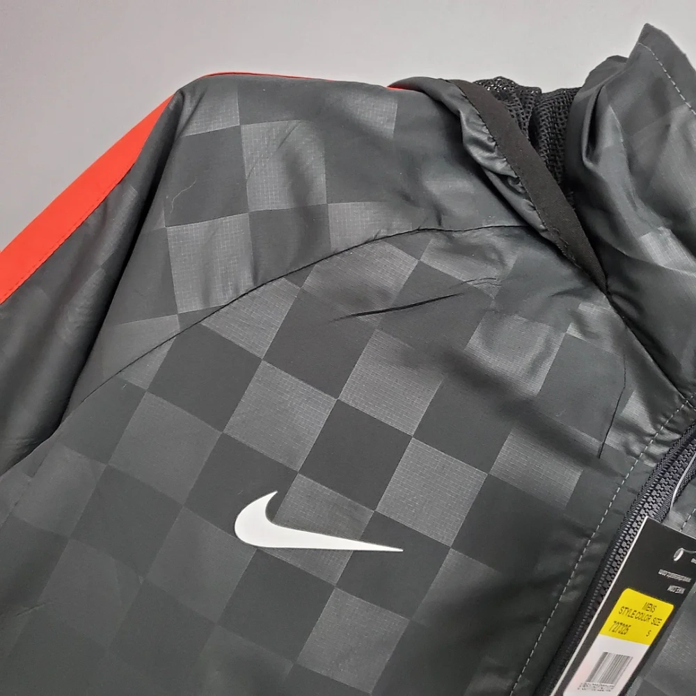 Liverpool Windbreaker Black-Grey Plaid Soccer Jersey 2021/2022