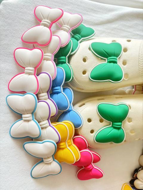 Ladies' Bow
