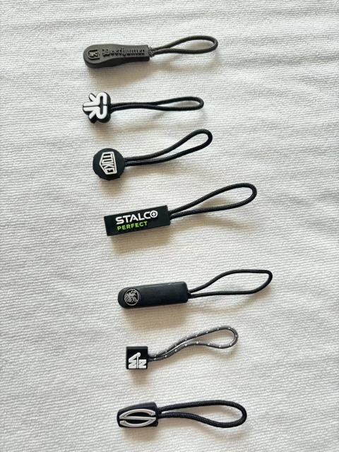 Double sided pull tab