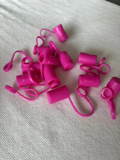 Straw dust cap