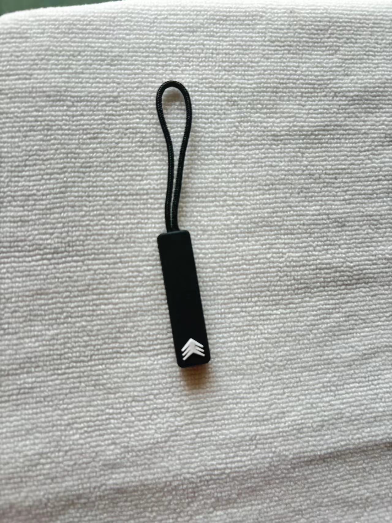 Single sided pull tab