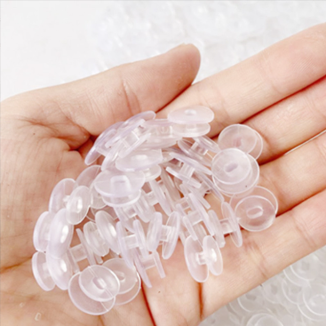 Transparent shoe buckle