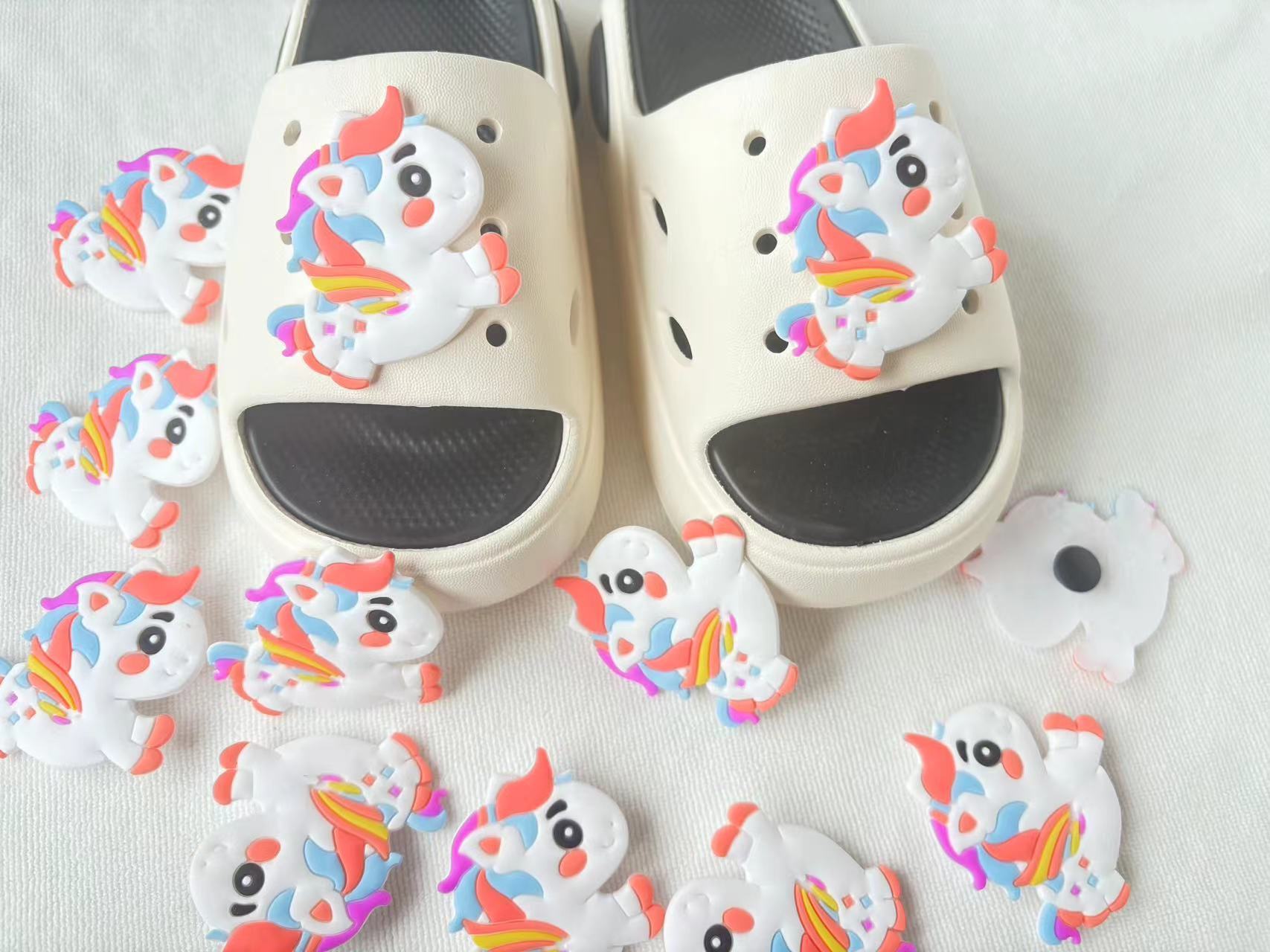 big caroont charms