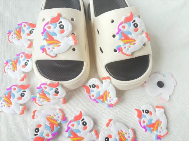 big caroont charms