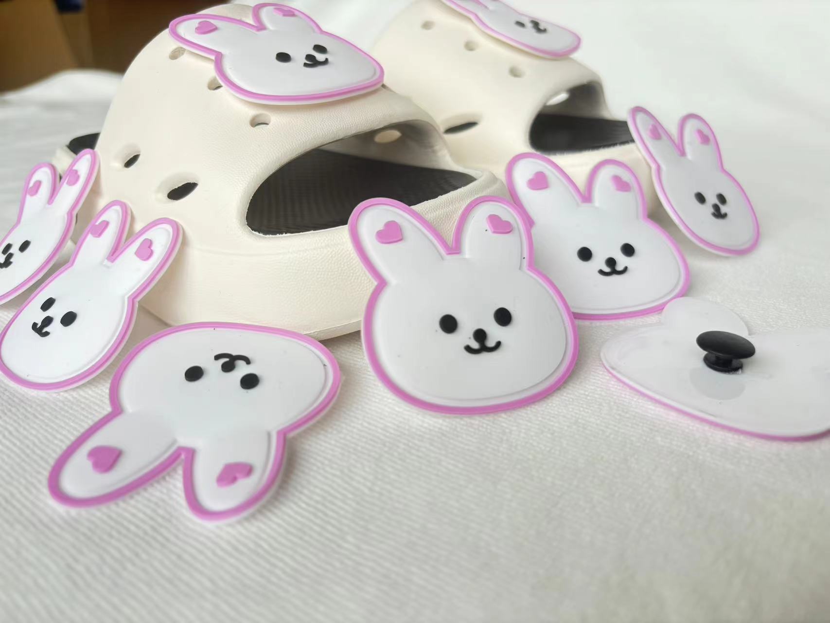 big caroont charms