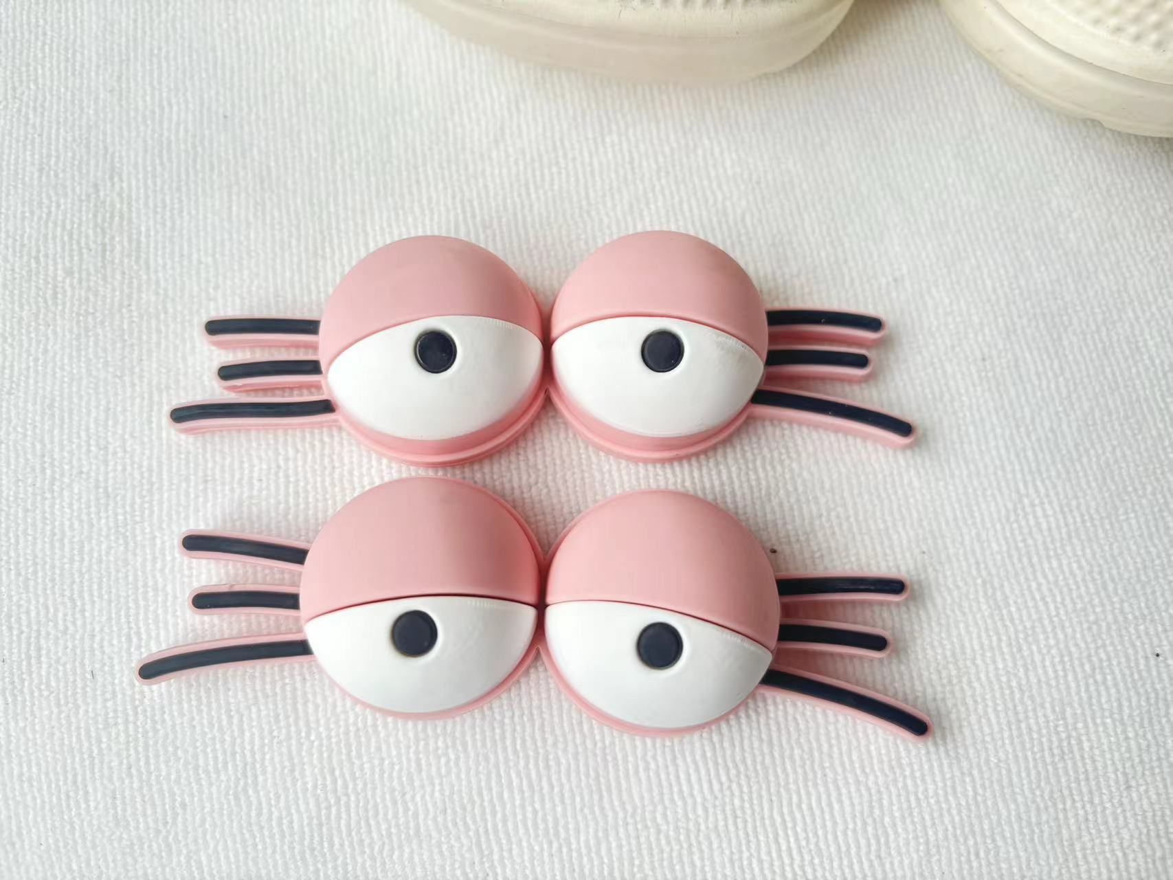 Garfield's eyes