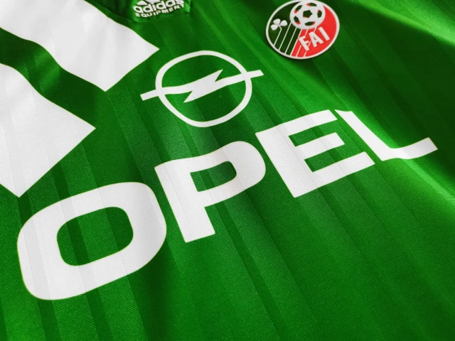 retro 1992-94 Ireland home retro football jersey Fan version