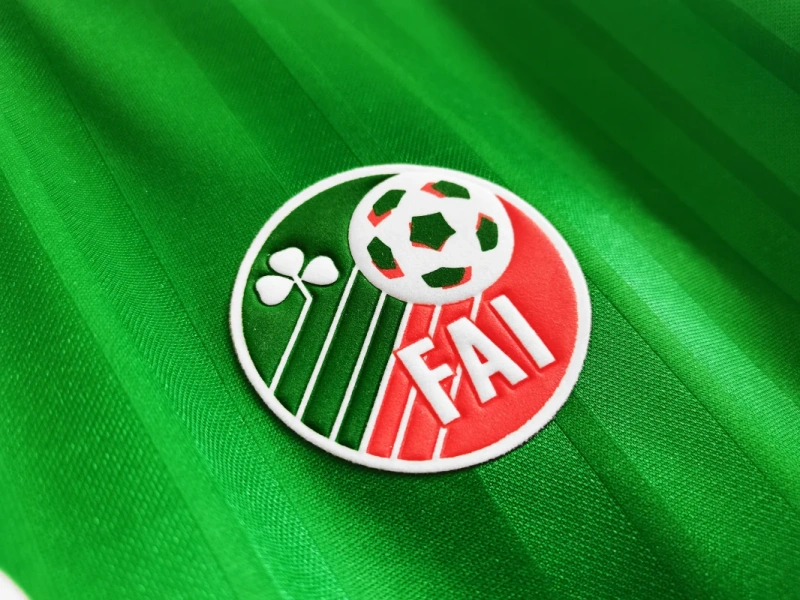 retro 1992-94 Ireland home retro football jersey Fan version
