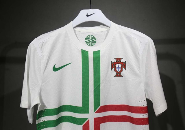 retro Player Edition 2012-13 Portugal away retro football jersey
