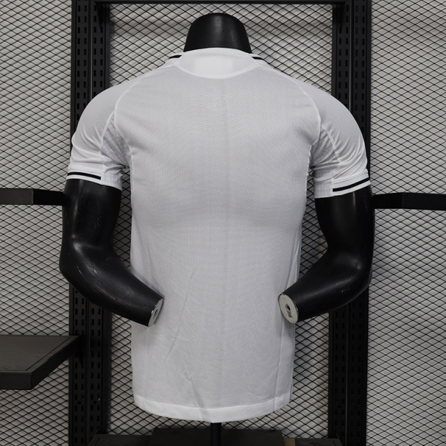 Player 2025-26 Newcastle Home Football jersey