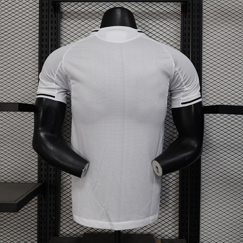 Player 2025-26 Newcastle Home Football jersey