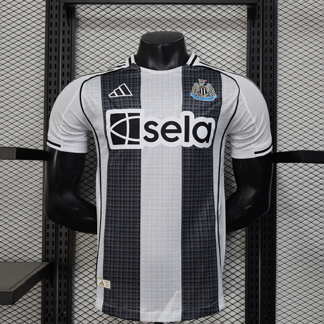 Player 2025-26 Newcastle Home Football jersey