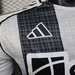 Player 2025-26 Newcastle Home Football jersey