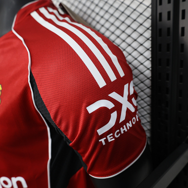 Player 2025-26 Manchester United Home Football jersey