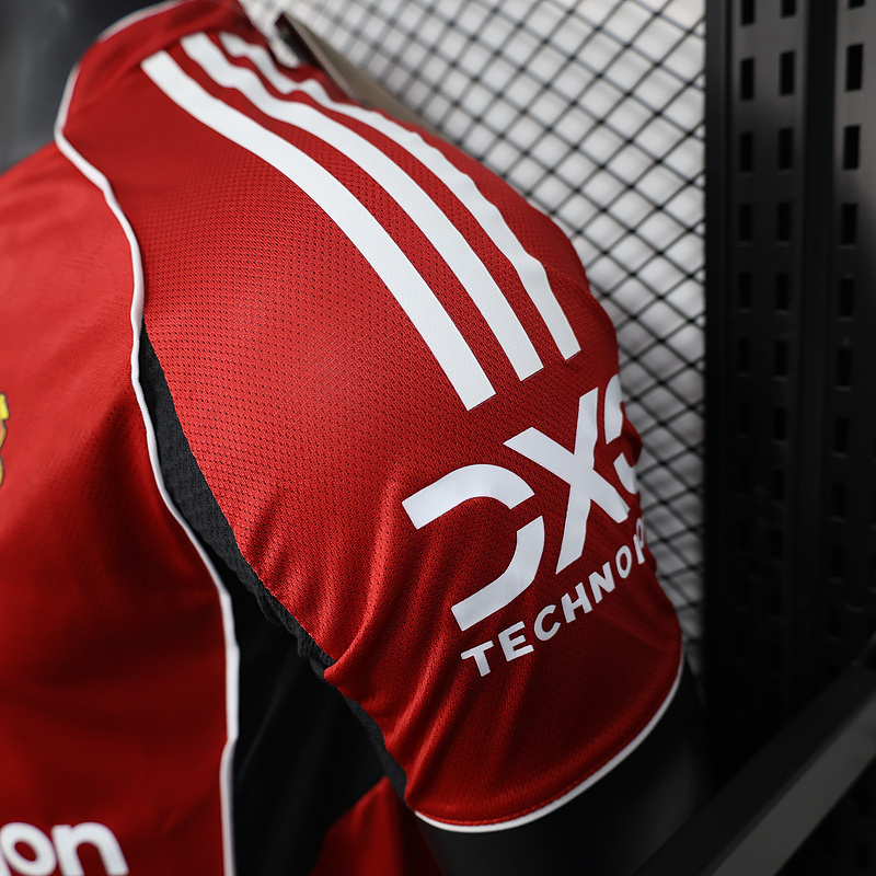 Player 2025-26 Manchester United Home Football jersey