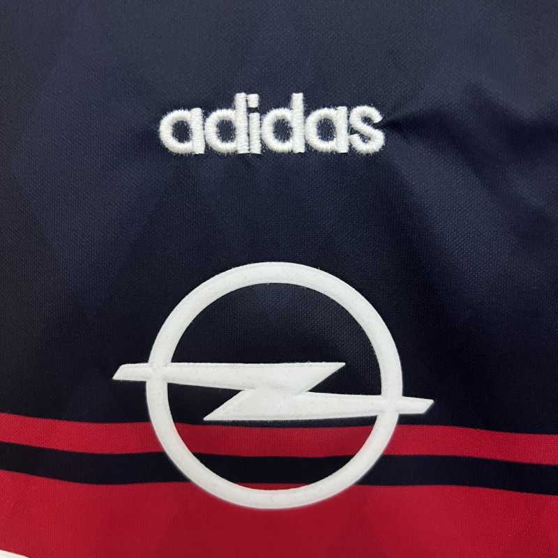 kids 1997-99 Bayern Munich  Home size_ 16-28