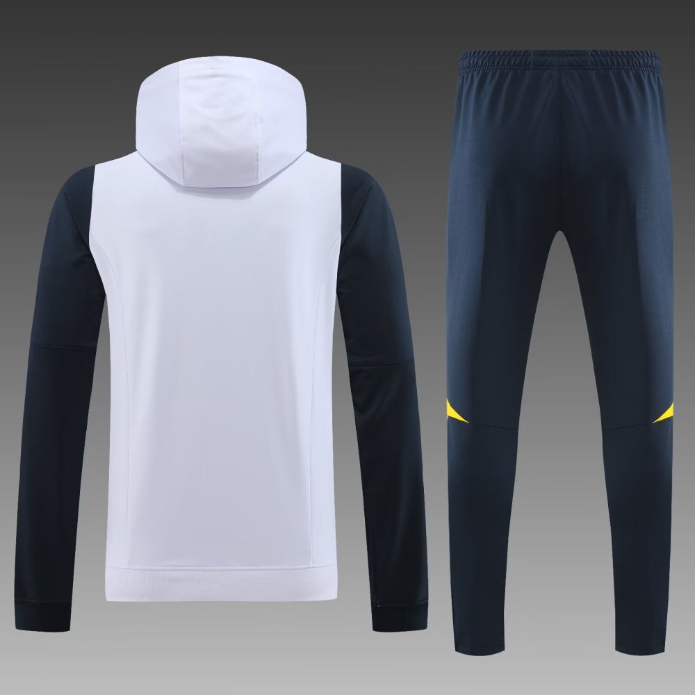 2023/2024 Real Madrid white sweatshirt half pull suit
