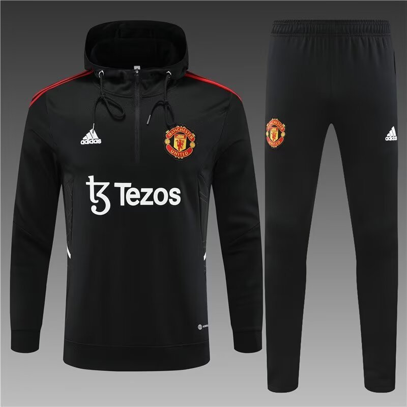 2022/2023 Manchester United hooded half pull black