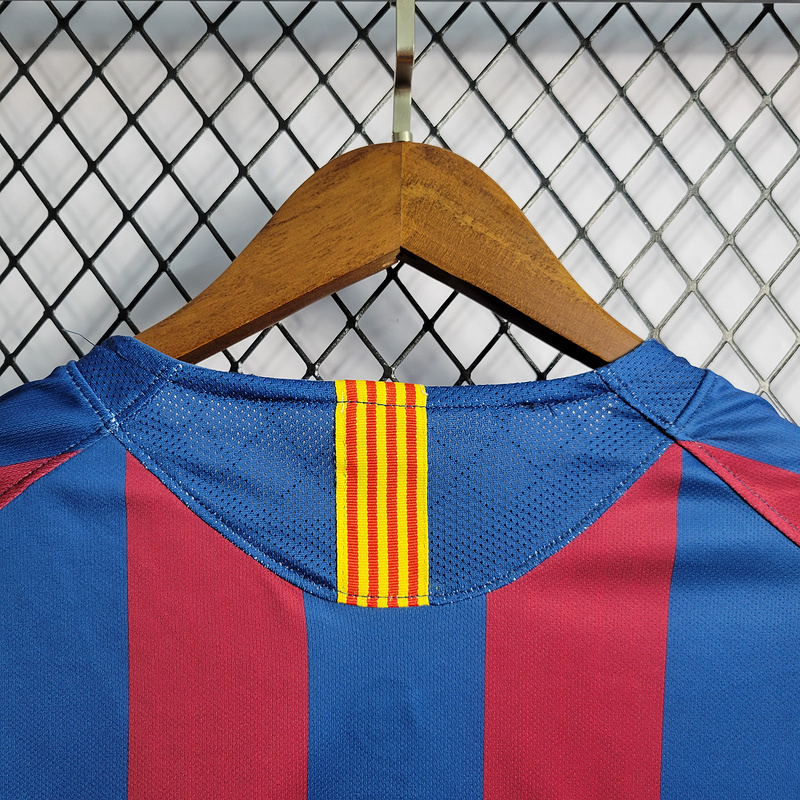 Retro 2005-06 FC Barcelona home XAVI MESSI RONALDINHO Football jersey retro