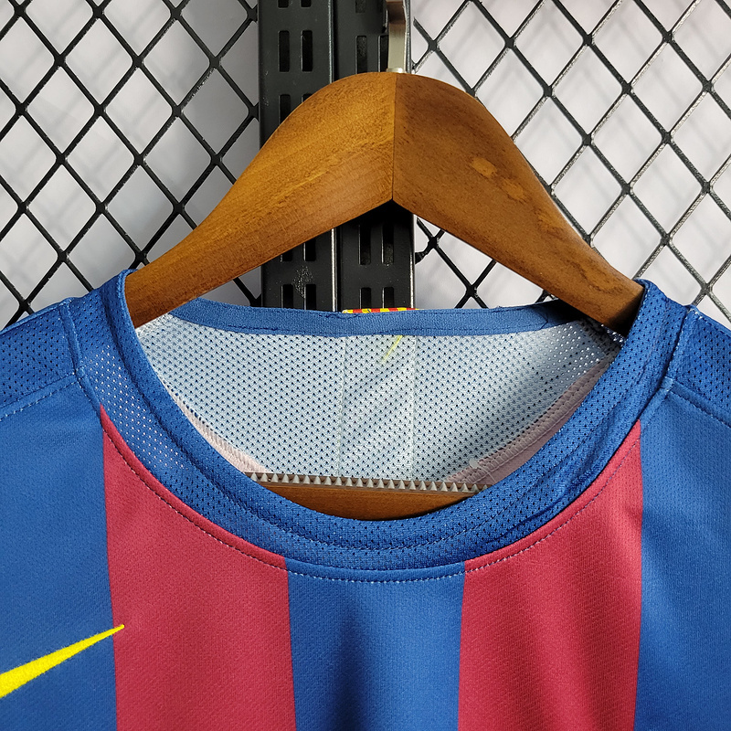 Retro 2005-06 FC Barcelona home XAVI MESSI RONALDINHO Football jersey retro