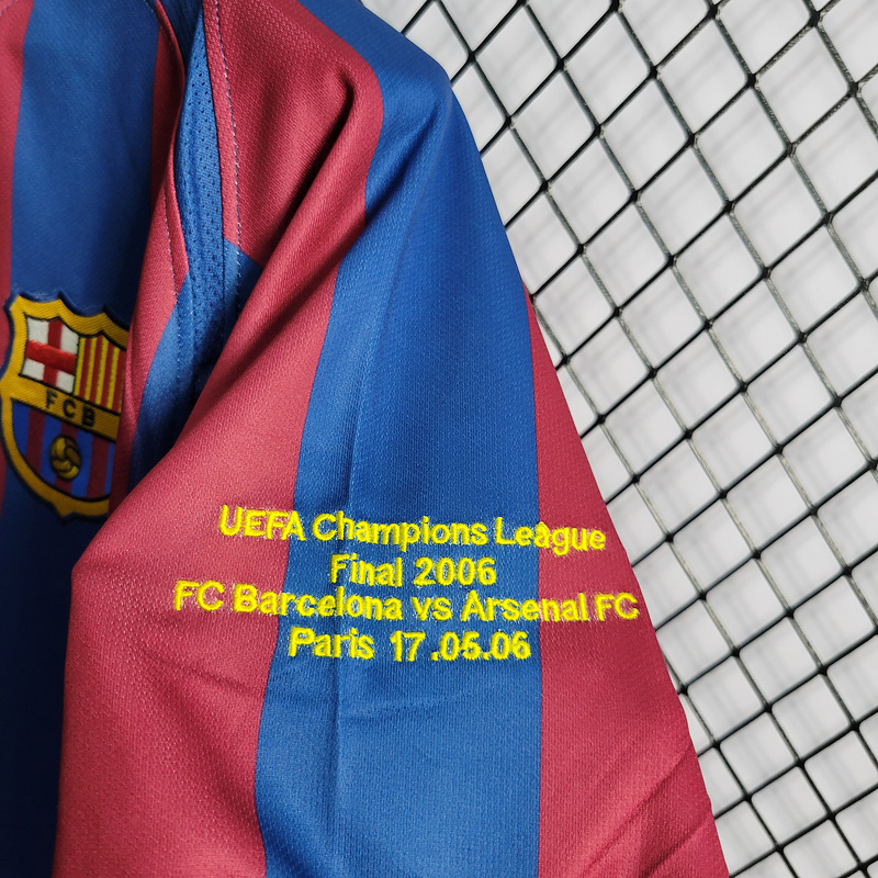 Retro 2005-06 FC Barcelona home XAVI MESSI RONALDINHO Football jersey retro