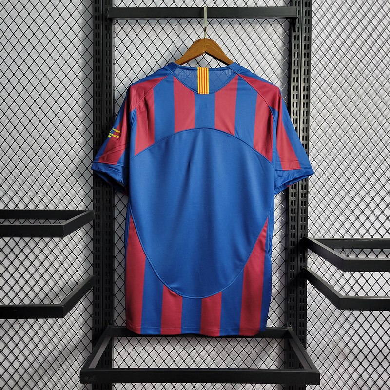 Retro 2005-06 FC Barcelona home XAVI MESSI RONALDINHO Football jersey retro