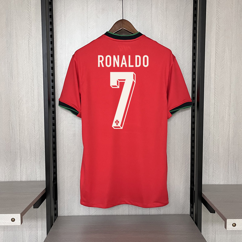 2024-25 Portugal home RONALDO BERNARDO G. RAMOS B.FERNANDES PEPE R. LE脙O Football jersey