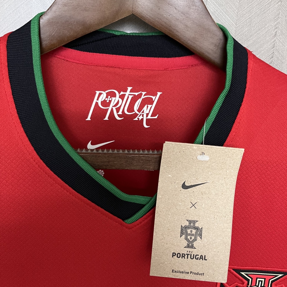 2024-25 Portugal home RONALDO BERNARDO G. RAMOS B.FERNANDES PEPE R. LE脙O Football jersey