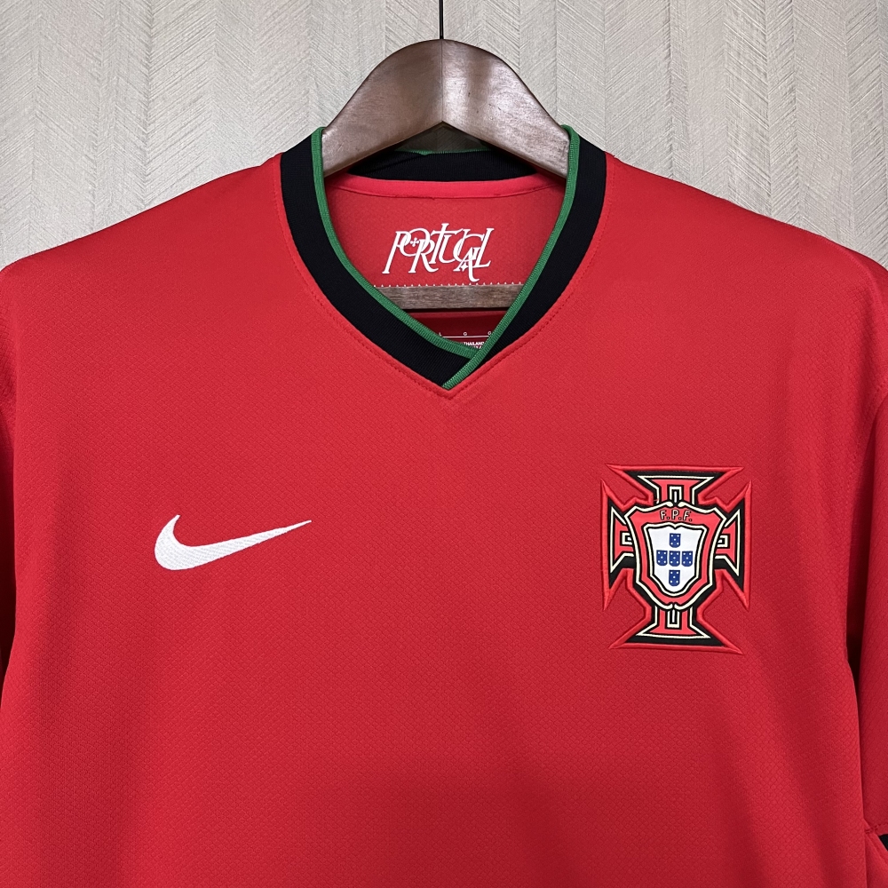 2024-25 Portugal home RONALDO BERNARDO G. RAMOS B.FERNANDES PEPE R. LE脙O Football jersey