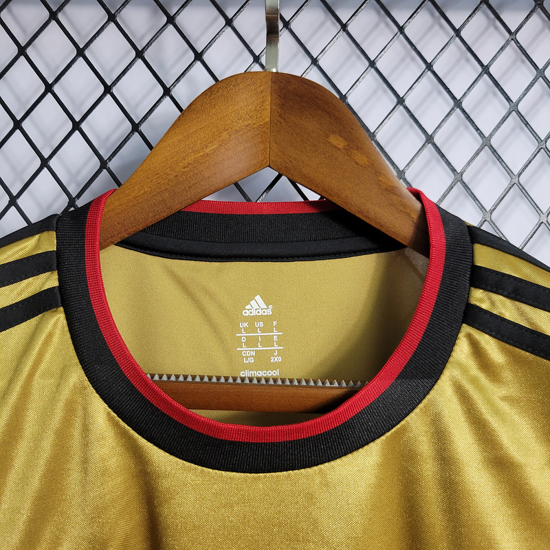 Retro 2013-14 season AC Milan second guest KAKA PAZZINI MONTOLIVO BALOTELLI Football jersey retro