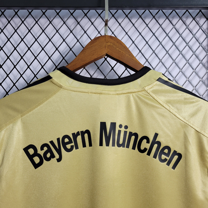 Retro 2004-05 Bayern Munich Away   Football jersey retro
