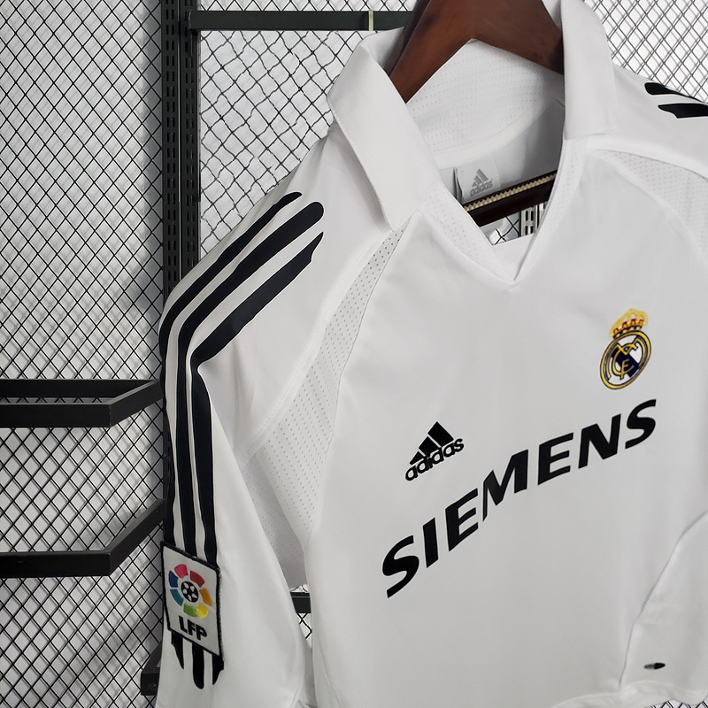 Retro 2005-06 Real Madrid home Retro Football jersey