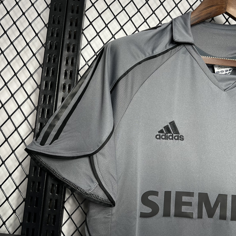 Retro 2005-06 Real Madrid Third away Retro Football jersey