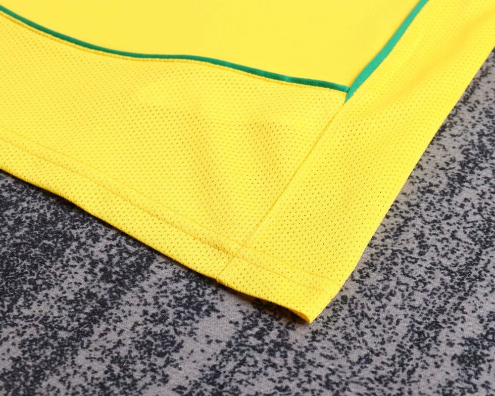 Retro Kids 2004-06 Kids Brazil home retro RONALDINHO KAKA CAFU R.CARLOS RONALDO Football jersey
