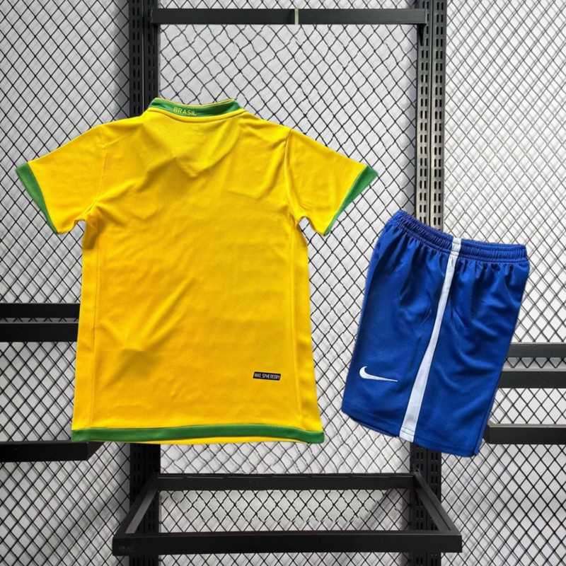 Retro KIDS 2006 KIDS Brazil home retro RONALDO Ronaldinho KAKA R.CARLOS CAFU ROBINHO Football jersey