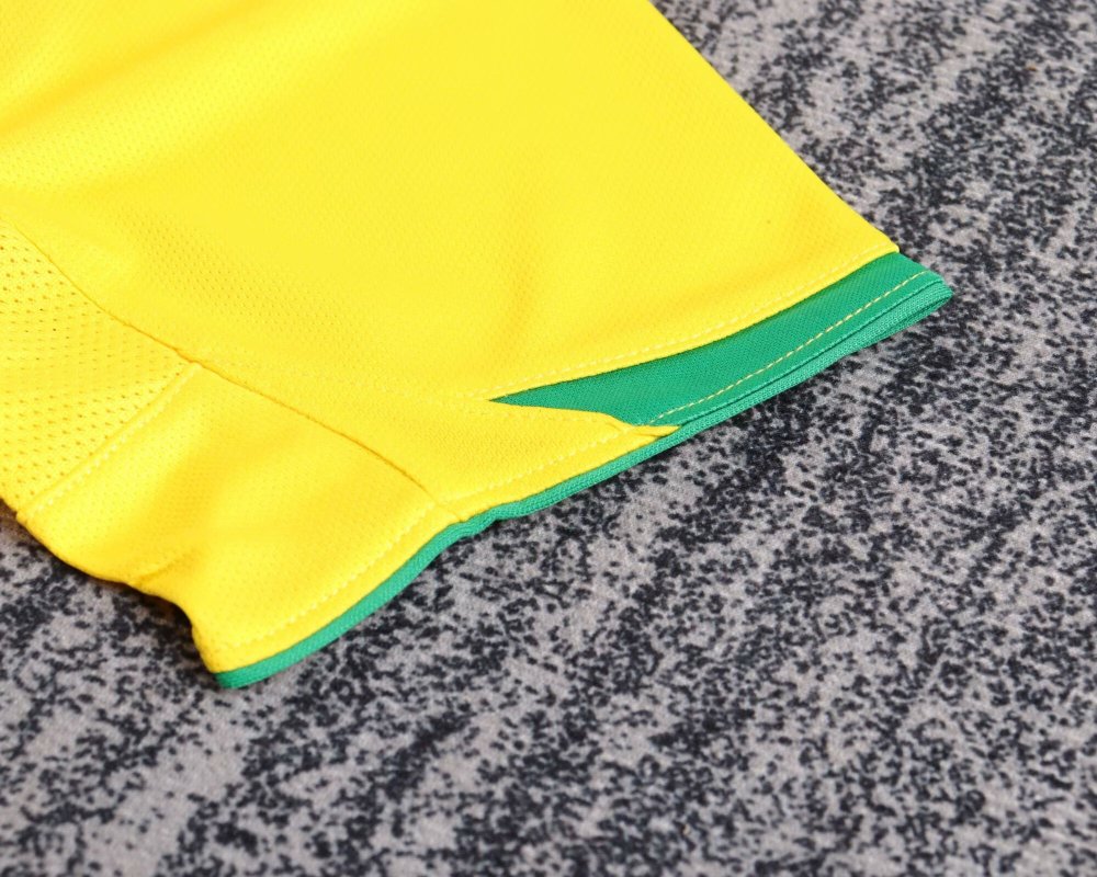 Retro Kids 2004-06 Kids Brazil home retro RONALDINHO KAKA CAFU R.CARLOS RONALDO Football jersey